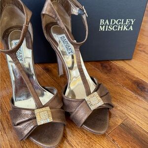 Badgley Mischka Women's Bronze Heeled Sandals
